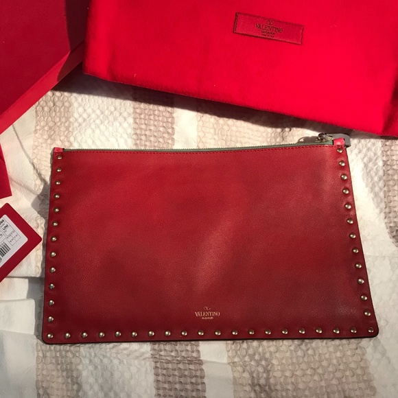 🎇Host Pick!!!😍 Authentic Valentino Rockstud Clutch Bag - Red - Picture 2 of 8